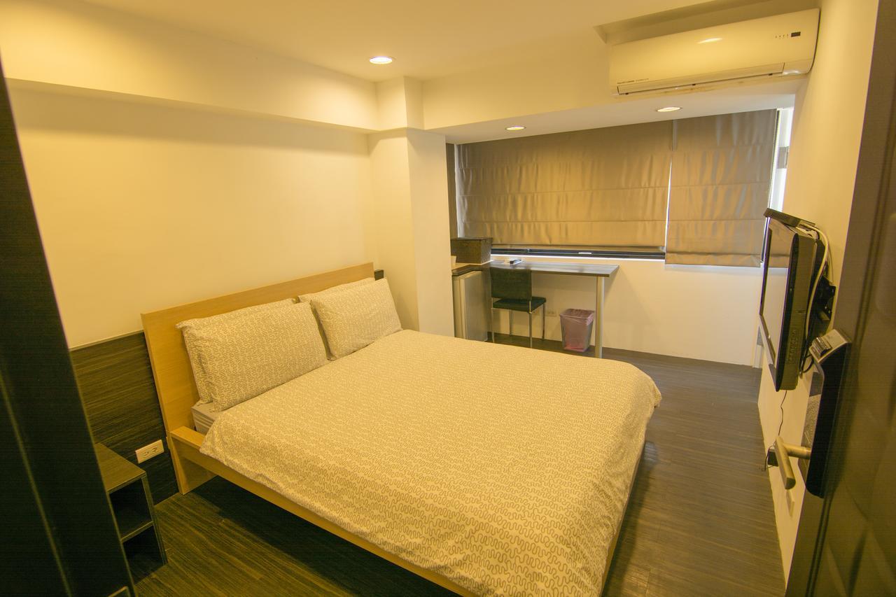 Zhongxiao Dunhua Homestay Taipei Bagian luar foto